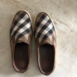 Burberry slip on shoes